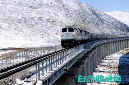 为什么青藏铁路是单线 (为什么青藏铁路两边 要插上1.5万根铁棒 全长7米外面装了什么)