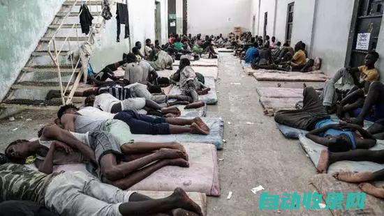 国内爆发移民潮 (突发！一移民船在利比亚西部海域漂浮 致61人遇难)